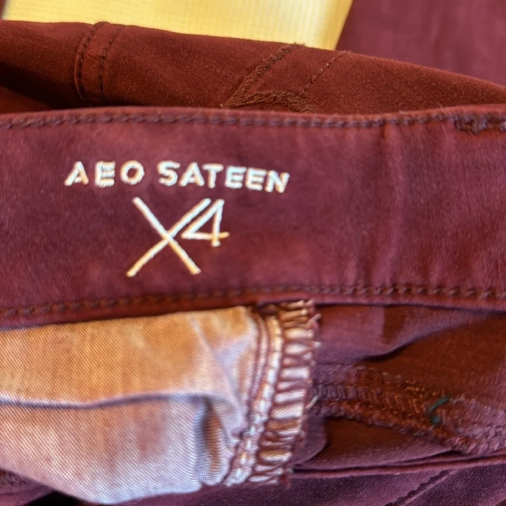 American Eagles 360 Super Stretch Jegging Size 0 Regular Burgundy Color